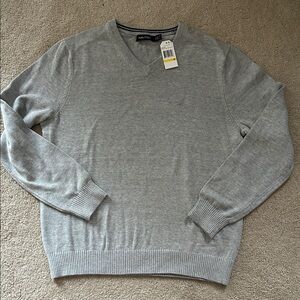 Nautica V-Neck Sweater in Light Gray. Size medium.